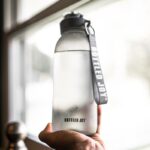 “내 몸을 지키는 똑똑한 식단, 일상 속 작은 변화로 시작하세요” person holding gray and black tumbler